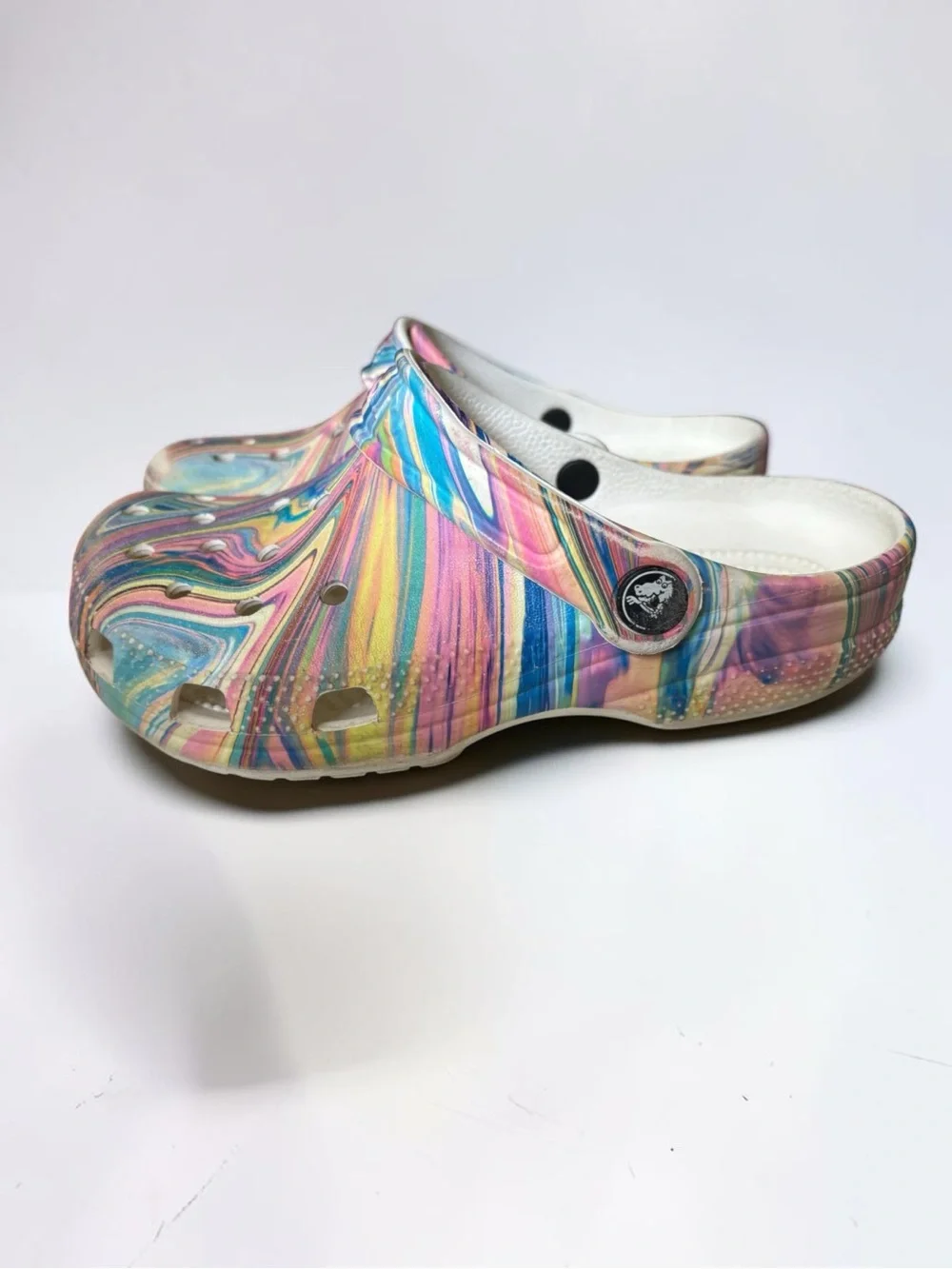 Crocs Classic Out of This World II Clog Kids J2 Rainbow Pastel Marble Swirl